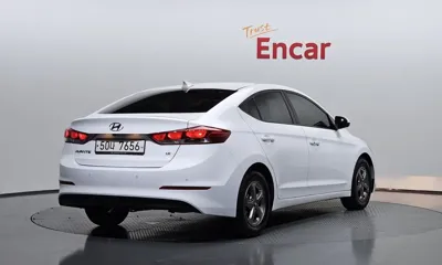 Hyundai Avante 2018, 75098 км, за 7687.3 USD