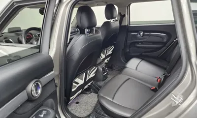 MINI Clubman 2018, 68256 км, за 8923.86 USD - фото 26