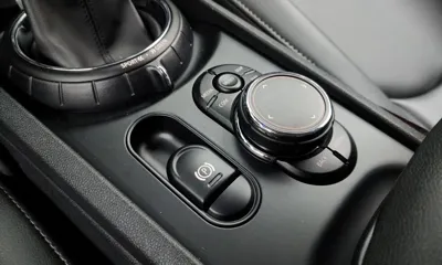 MINI Clubman 2018, 68256 км, за 8923.86 USD - фото 28