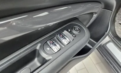 MINI Clubman 2018, 68256 км, за 8923.86 USD - фото 30