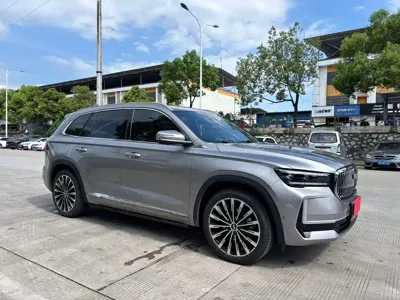 Geely Xingyue L · 2025 год