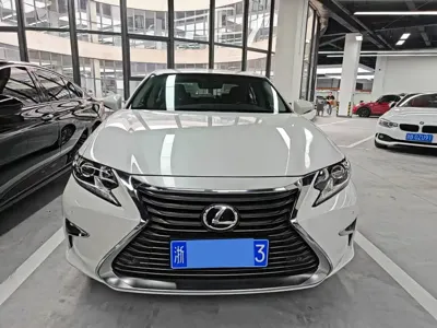 Lexus ES 2016, 82000 км, за 13139.83 USD