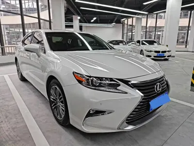 Lexus ES 2016, 82000 км, за 13139.83 USD