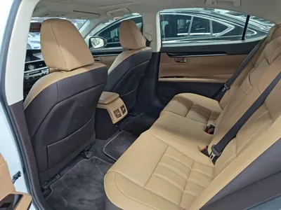 Lexus ES 2016, 82000 км, за 13139.83 USD - фото 7
