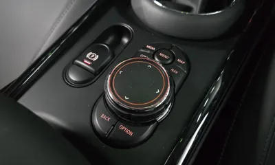 MINI Clubman 2019, 89360 км, за 10402.04 USD - фото 18