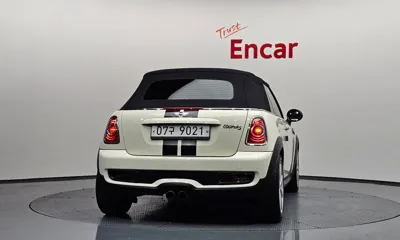 MINI Cooper Convertible 2015, 84315 км, за 6167.89 USD