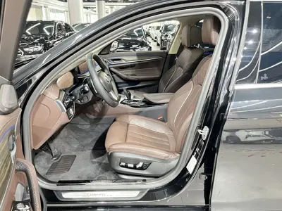BMW 5 Series 2021, 54000 км, за 34794.3 USD