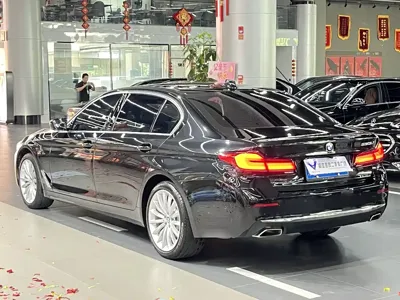 BMW 5 Series 2021, 54000 км, за 34597.97 USD - фото 9