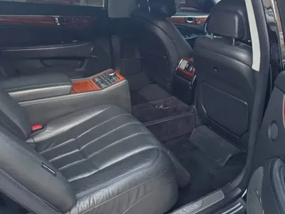 Hyundai Equus 2010, 185000 км, за 4364.82 USD