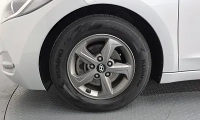 Hyundai Avante 2016, 102881 км, за 5021.47 USD