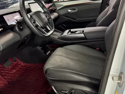 BYD Qin L 2025, 8000 км, за 14726.4 USD
