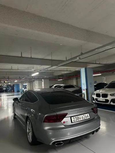 Audi A7 2014, 22800 км, за 18508.74 USD