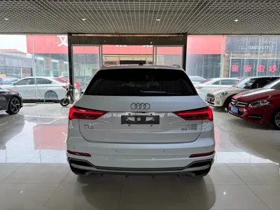 Audi Q3 2023, 33000 км, за 26253.97 USD