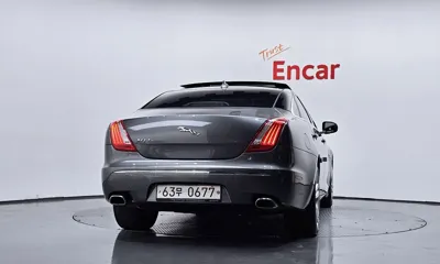 Jaguar XJ 2015, 125255 км, за 6892.48 USD