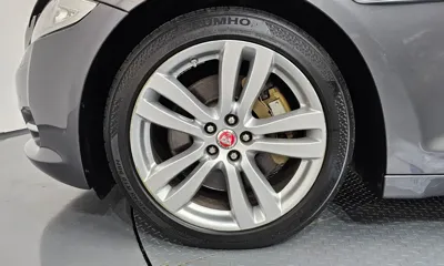 Jaguar XJ 2015, 125255 км, за 6892.48 USD