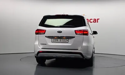 Kia Canival 2018, 116606 км, за 7739.27 USD