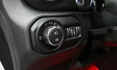 Jeep Wrangler 2020, 77339 км, за 24395.03 USD - фото 33