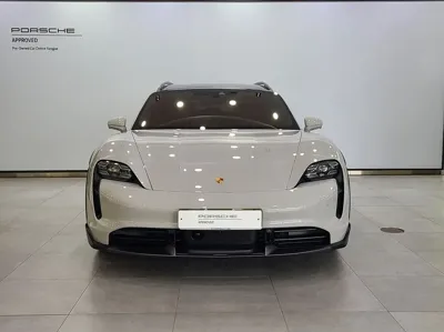 Porsche Taycan 2024, 12789 км, за 102060.68 USD