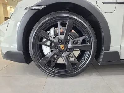 Porsche Taycan 2024, 12789 км, за 102060.68 USD