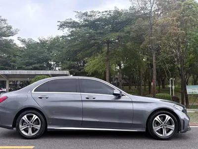 Mercedes-Benz C-Class 2018, 114000 км, за 14346.4 USD