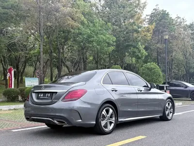 Mercedes-Benz C-Class 2018, 114000 км, за 14346.4 USD - фото 6