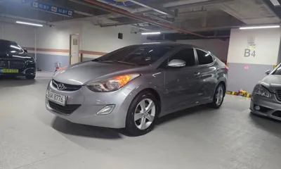Hyundai Avante 2011, 165000 км, за 2214.98 USD