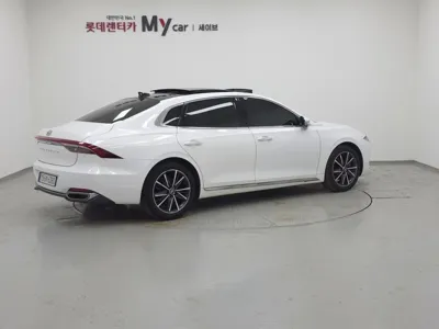 Hyundai Grandeur 2022, 53305 км, за 15634.14 USD