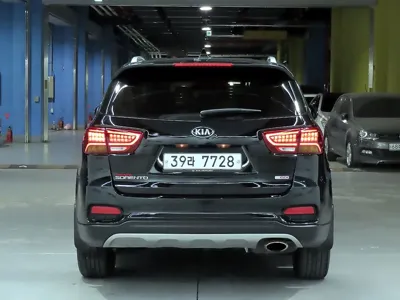 Kia Sorento 2018, 100867 км, за 11896.24 USD