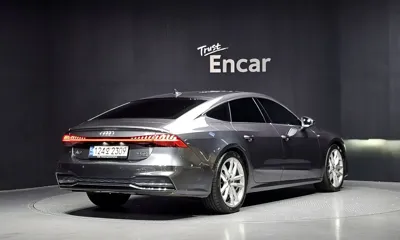 Audi A7 2022, 60672 км, за 27504.27 USD