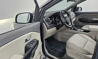 Kia Canival 2018, 98883 км, за 9189.43 USD - фото 11