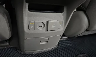 Kia Canival 2018, 98883 км, за 9189.43 USD - фото 18
