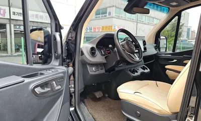 Mercedes-Benz Sprinter 2019, 54944 км, за 45621.64 USD - фото 10