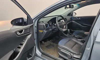 Hyundai Ioniq 2018, 120754 км, за 7089.41 USD - фото 10