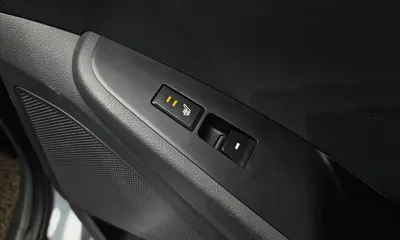 Hyundai Ioniq 2018, 120754 км, за 7089.41 USD - фото 19