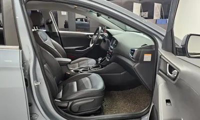 Hyundai Ioniq 2018, 120754 км, за 7089.41 USD - фото 26