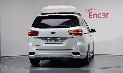 Kia Canival 2019, 81963 км, за 10043.32 USD