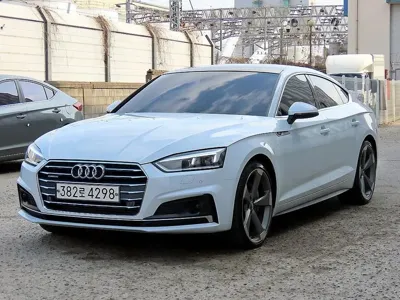 Audi A5 2019, 111268 км, за 13874.94 USD