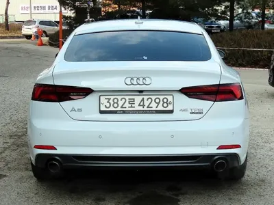 Audi A5 2019, 111268 км, за 13874.94 USD