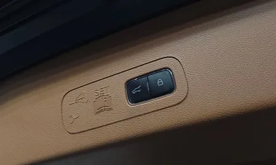Lincoln Aviator 2022, 48464 км, за 35097.99 USD - фото 20