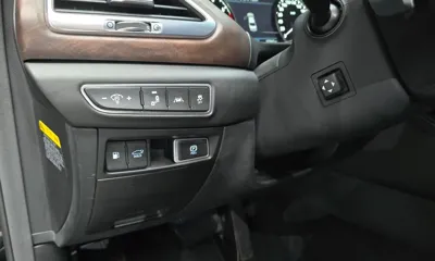 Genesis G90 2021, 107867 км, за 22843.64 USD - фото 20