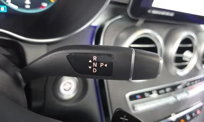 Mercedes-Benz GLC-Class 2020, 77483 км, за 22909.28 USD - фото 9