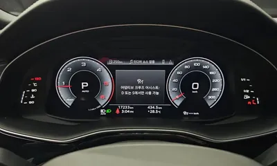 Audi Q8 2023, 17223 км, за 68662.2 USD - фото 8
