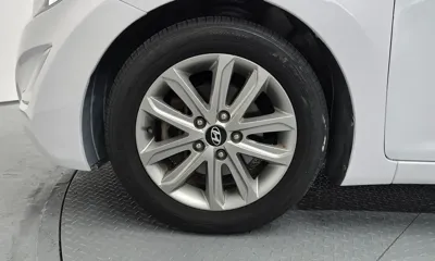 Hyundai Avante 2014, 96743 км, за 2472.03 USD
