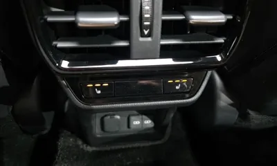 Lexus NX 2025, 9219 км, за 38255.69 USD - фото 19