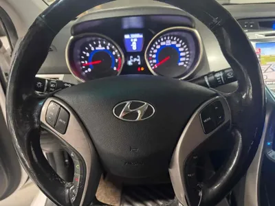 Hyundai Avante 2013, 129800 км, за 2953.92 USD - фото 14