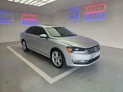 Volkswagen Passat 2015, 102000 км, за 3908.8 USD
