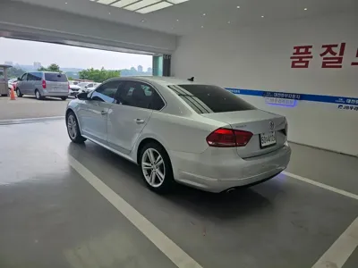 Volkswagen Passat 2015, 102000 км, за 3908.8 USD