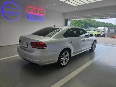 Volkswagen Passat 2015, 102000 км, за 3908.8 USD
