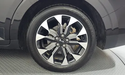 Kia Canival 2021, 153040 км, за 14205.48 USD