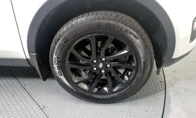 Land Rover Discovery Sport 2017, 104214 км, за 6699.94 USD
